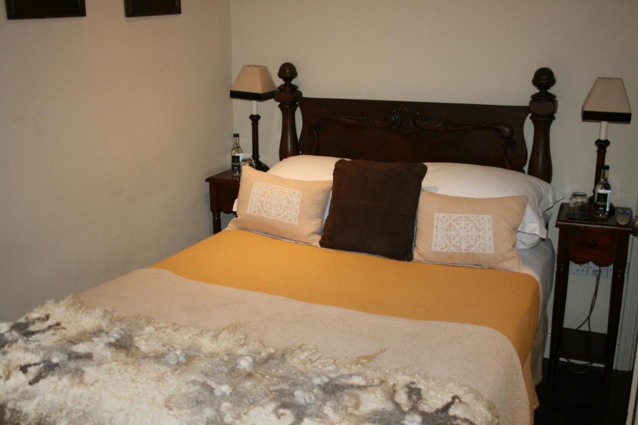The New White Lion Hotel Llandovery Eksteriør billede