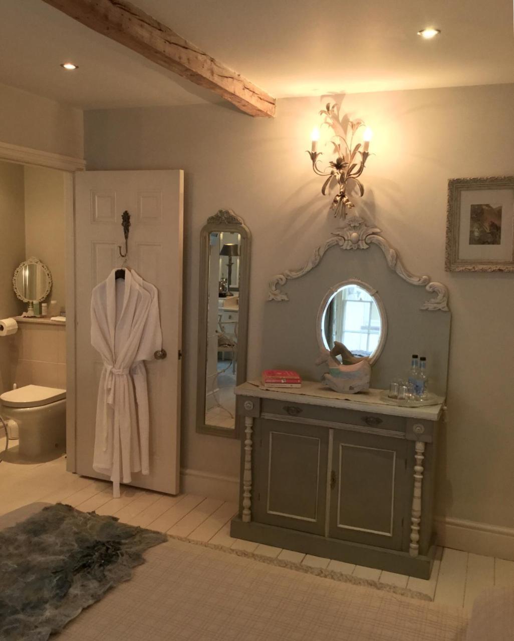 The New White Lion Hotel Llandovery Eksteriør billede