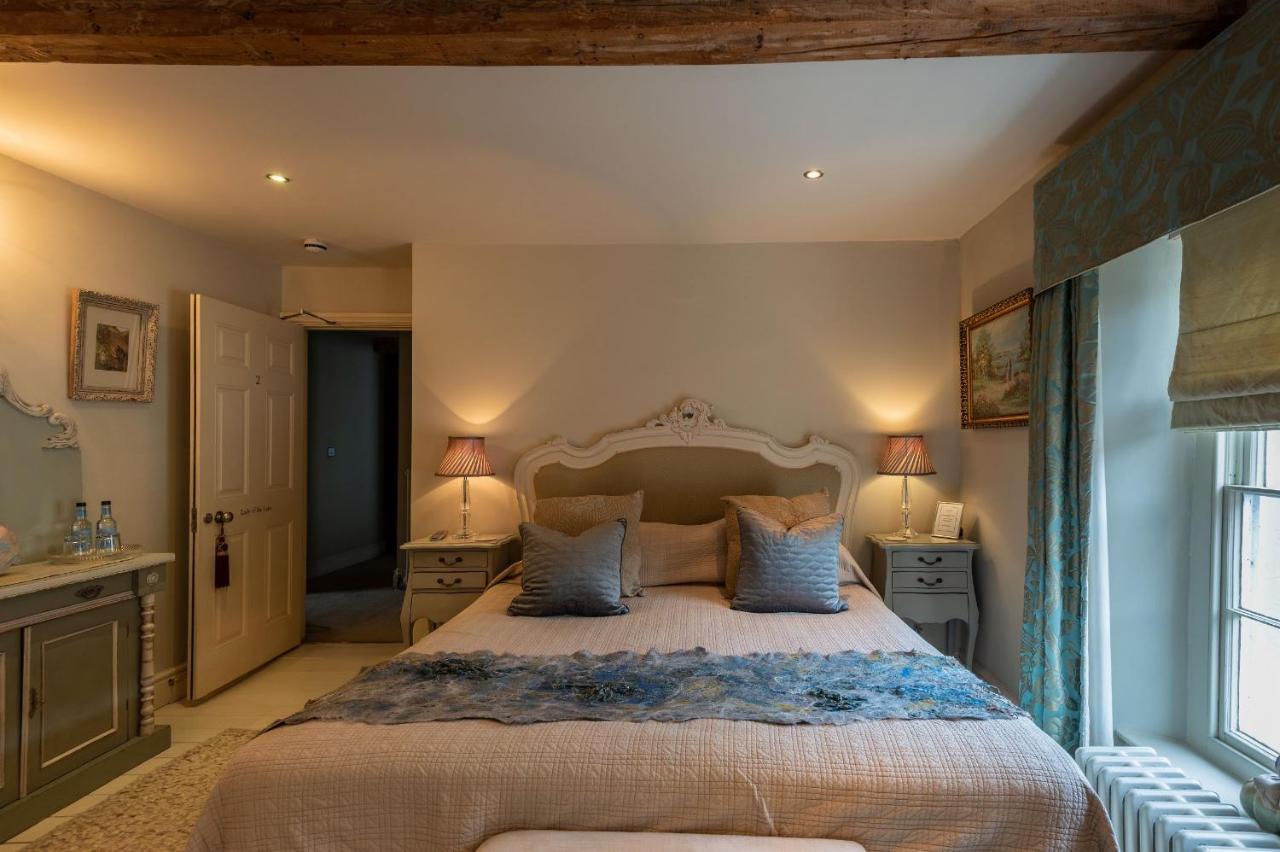 The New White Lion Hotel Llandovery Eksteriør billede